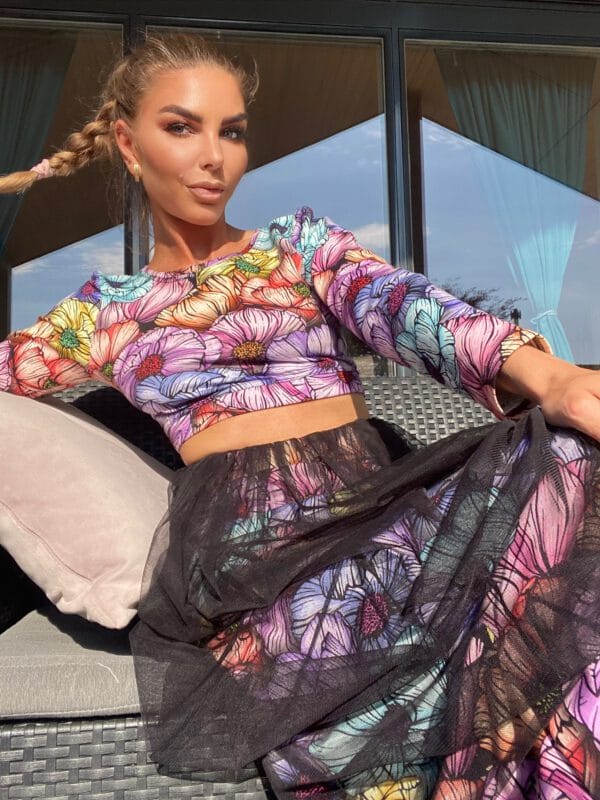 Artystyczny komplet crop top i tiulowa spódnica – unikalny design SW