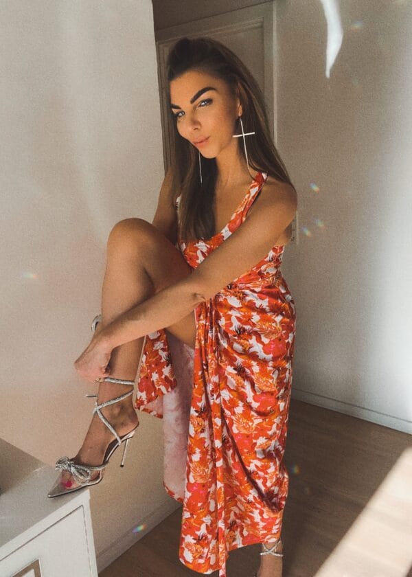 Sukienka tropikalna Sensual Woman – czerwień i zmysł - obrazek 6