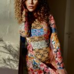 Luksusowy komplet damski Sensual Woman składający się z wyciętego body i spódniczki w barokowy wzór patchwork medusa