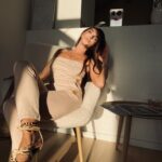 Dopasowane beżowe spodnie bambusowe damskie – wygoda i styl Sensual Woman.