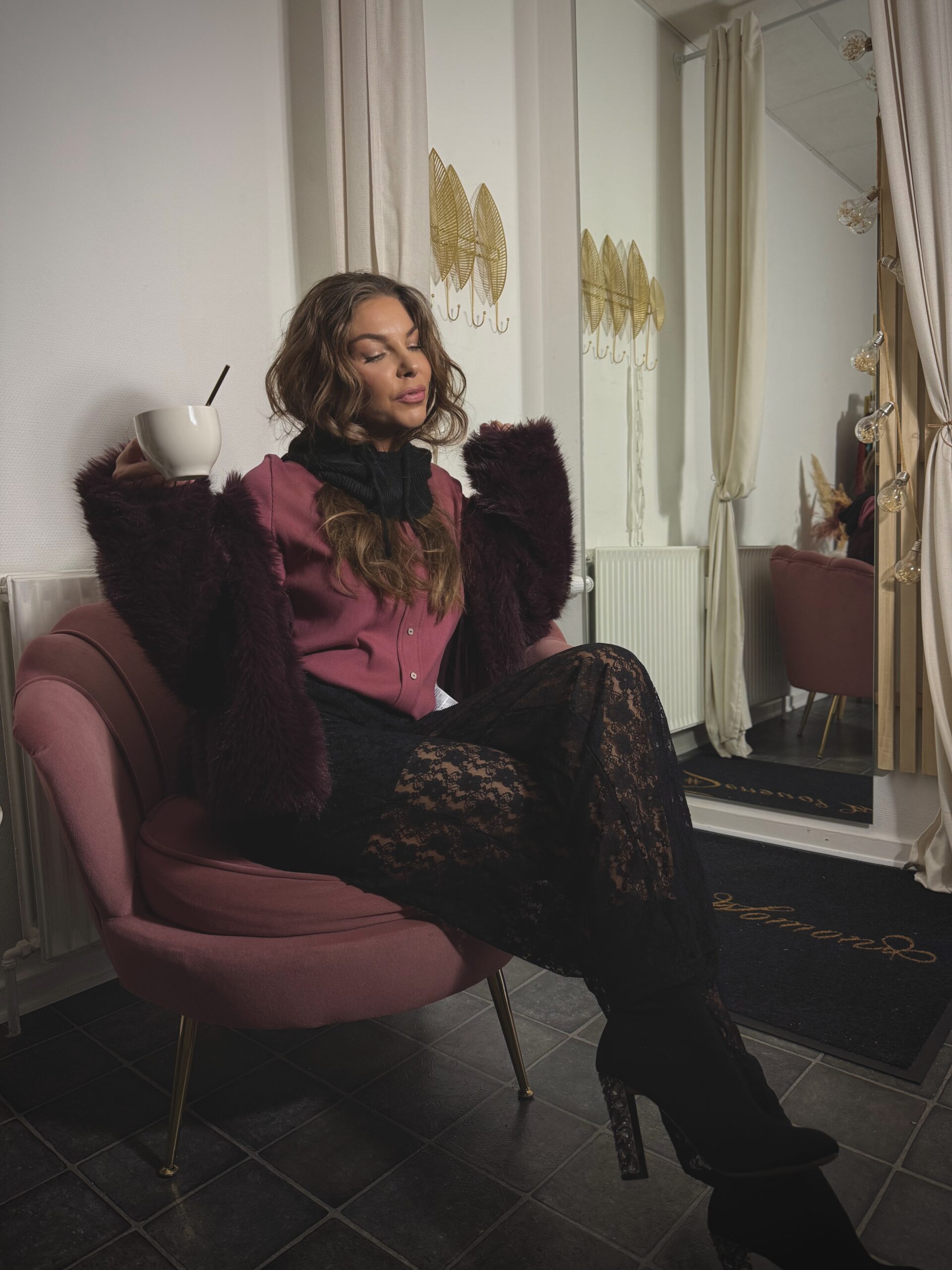 Bluzka prążkowana Creamy Burgundy Sensual Woman kawa w show room