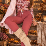 Kwiatowa bluzka bambusowa z marszczonym przodem i regulowanym wiązaniem – Sensual Woman